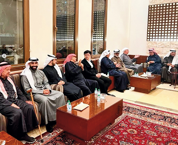 做客科威特大家族的迪瓦尼亚