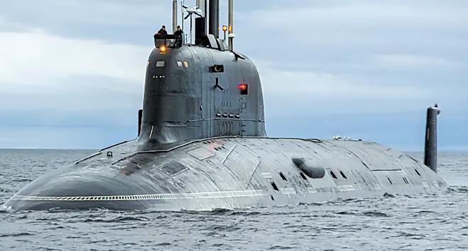 俄罗斯太平洋舰队柴电潜艇“马加丹”号成功进行实弹发射训练