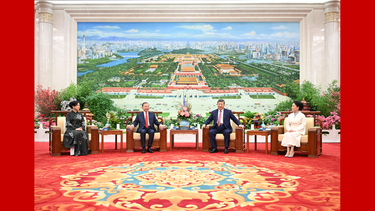 习近平夫妇同苏林夫妇亲切话别