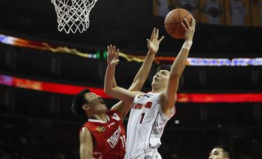 篮球&mdash;&mdash;CBA：广东东莞银行对阵青岛国信双星