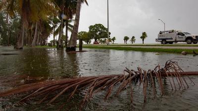 飓风“伊恩”逼近美国佛罗里达州 百万居民被要求撤离
