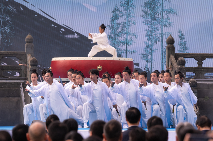 2023"世界武当太极大会"在湖北十堰开幕-新华网